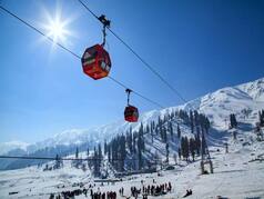 Snowfall: गुलमर्ग और पहलगाम में बर्फबारी नहीं होने से हैरान टूरिस्ट