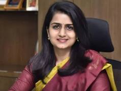 Success Story: सिर्फ 4 महीने की पढ़ाई से क्रैक की UPSC परीक्षा, पढ़ें IAS सौम्या शर्मा की कहानी