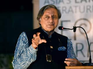 'Snollygoster': Shashi Tharoor's 'Word Of The Day' On Nitish Kumar's Volte-Face