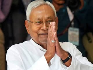 Nitish Kumar Touches PM Modi's Feet After Gaffe: Tejashwi Yadav Calls It 'Absolutely Shameful'