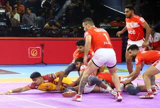 Gujarat Giants Stage Epic Comeback To Beat Telugu Titans