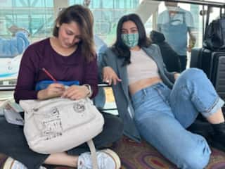 Radhika Apte Aerobridge : एयरपोर्ट पर किस काम आता है एयरोब्रिज? जहां घंटों फंसी रहीं एक्ट्रेस राधिका आप्टे