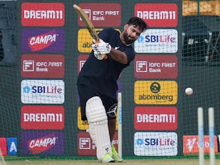 Rishabh Pant: ऋषभ पंत ने 1 साल बाद पकड़ा बल्ला, नेट्स पर 20 मिनट तक किया बल्लेबाजी का अभ्यास