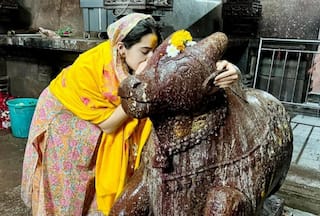 Sara Ali Khan Seeks Lord Shiva Blessings at Grishneshwar Jyotirlinga, PICS