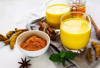 Turmeric Milk: 5 Reasons Why Haldi Doodh is Your Bedtime Buddy