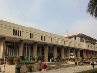 आत्महत्या के प्रयास के लिए पत्नी का पति पर दोष मढ़ना 'क्रूरता', Delhi HC ने पति को Divorce लेने की दी इजाजत