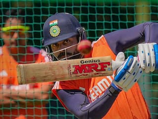 IND vs SA: विराट कोहली ने बर्गर जैसी गेंदबाजी के खिलाफ 1 घंटे तक किया अभ्यास, शॉर्ट बॉल के सामने मुश्किल में दिखे श्रेयस अय्यर