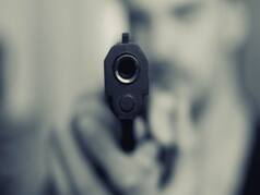 Bihar Crime News: अचानक आए और बाइक छीनने लगे बदमाश, विरोध किया तो गोली मार दी