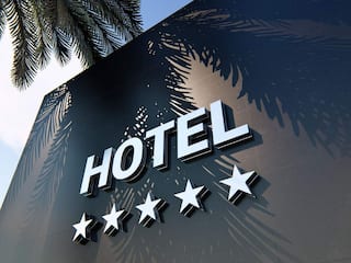 दिल्ली के फाइव स्टार होटल में 15 दिनों तक बिना पैसे दिए रुकी आंध्र की महिला, गिरफ्तार