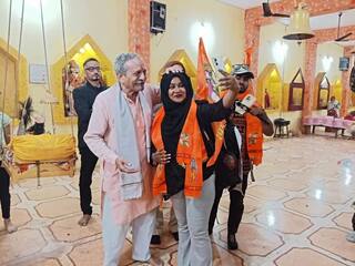 Ayodhya Ram Mandir: कौन है मुंबई से पैदल अयोध्या जा रही शबनम शेख, देखें VIDEO & PHOTOS