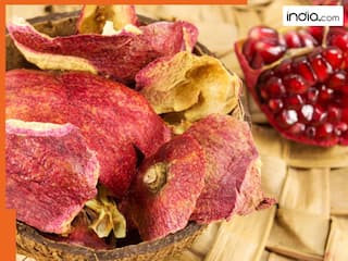 अनार के छिलके फेंकने से पहले जान लें इससे होने वाले अनगिनत फायदे!