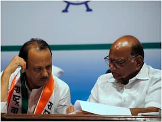 Sharad Pawar को बड़ा झटका, चुनाव आयोग ने Ajit Pawar गुट को माना असली NCP; जानें क्या है पूरा मामला