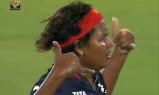 कौन हैं आशा शोभना? RCB की गेंदबाज WPL में 5 विकेट लेनी वाली पहली भारतीय बनीं