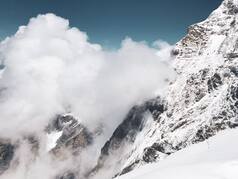 Massive Avalanche Hits Gulmarg; One Dead, 6 Rescued - Search Ops Underway