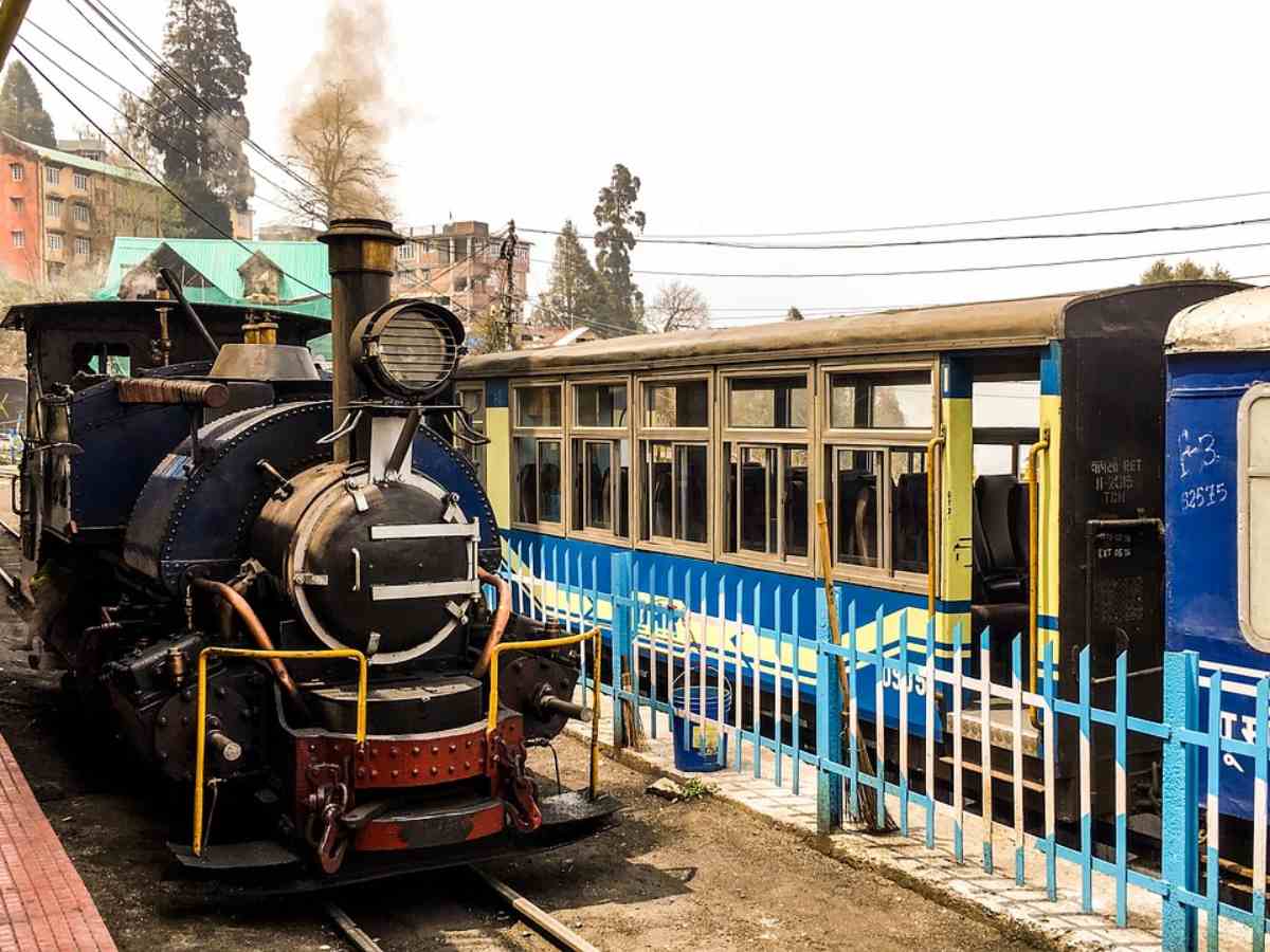 Tiger Hill To Japanese Peace Pagoda: 5 Best Places To Visit In Darjeeling