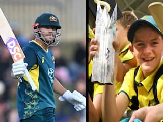 David Warner ने दिलाई MS धोनी की याद- नन्हे फैन को दे दिया अपना आखिरी खिताब