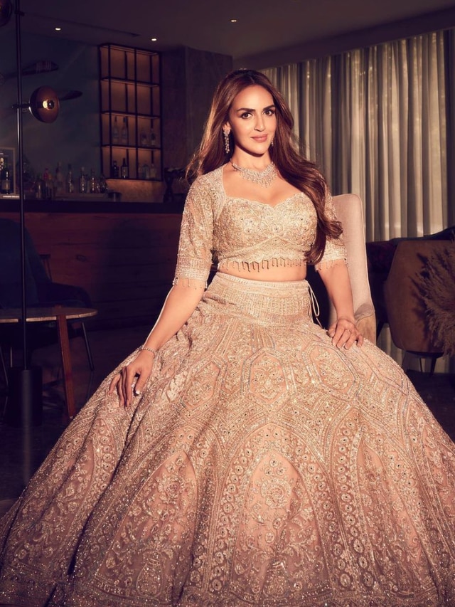 Esha Deol's 6 Ethnic Looks That Showcases Her Timeless Elegance