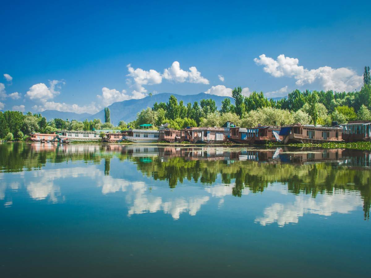 Dal Lake To Pari Mahal: 5 Best Places To Visit In Srinagar