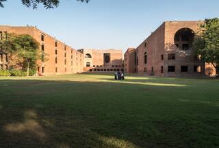 IIM Ahmedabad Introduces Two-Year MBA Programme For Working Professionals And Entrepreneurs; Check Details Here