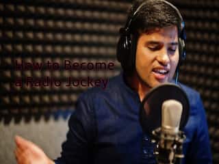 रेडियो में करियर बनाने के लिए कैसी होनी चाहिए आवाज, इसके लिए क्या है जरूरी योग्यता