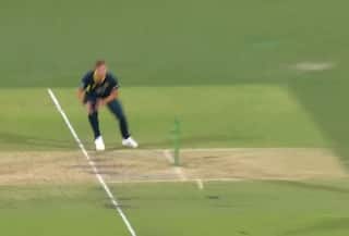 BIZARRE 'No-Appeal-No-Runout' Moment During Australia vs West Indies 2nd T20I Stirs Controversy | WATCH