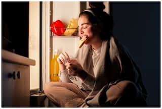 रात 8 बजे के बाद बेहिचक खा सकते हैं ये 9 चीजें, नहीं बढ़ेगा वजन, मिलेगा फायदा