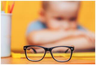 बच्चों में तेजी से बढ़ रही है मायोपिया की समस्या, ये लक्षण दिखने पर तुरंत हो जाएं सावधान