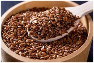 वजन घटाने से लेकर दिल की सेहत तक का ध्यान रखते हैं अलसी के बीज, ऐसे करें डाइट में शामिल