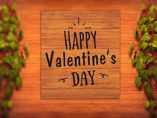 Happy Valentines Day Wishes: वैलेंटाइन डे पर पार्टनर को भेजें ये रोमांटिक मैसेज और करें प्यार का इजहार