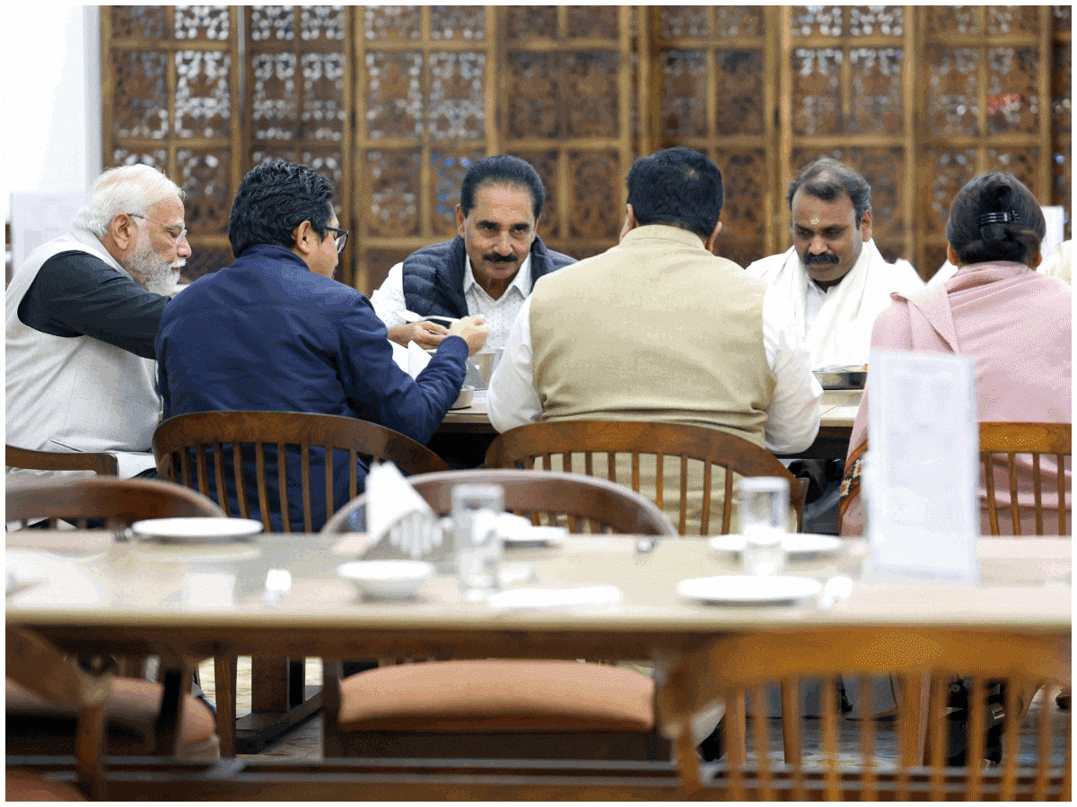 'SPG मना कर रही थी लेकिन...', संसद कैंटीन में PM मोदी ने सांसदों को सुनाया Pakistan में नवाज शरीफ के घर जाने का किस्सा