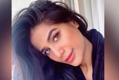 Poonam Pandey is ALIVE, Says 'I Didn't Die Due To Cervical Cancer' in Video - Watch