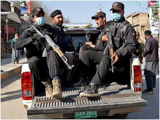 Pakistan में आम चुनाव के दिन भी हमला, गश्त कर रहे सुरक्षाकर्मियों को बनाया निशाना; 5 मौत- तीन घायल