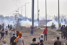 Watch: Protesting Farmers Vandalise Flyover Safety Barriers at Haryana-Punjab Shambhu Border