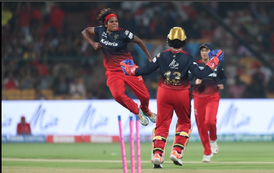 RCB Vs UPW, WPL 2024: शोभना आशा के शानदार 5-विकेट हॉल के दम पर आरसीबी ने यूपी वॉरियर्ज को 2 रन से हराया