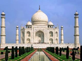 ताज महल में शाहजहां के वार्षिक 'उर्स' पर कोर्ट से बैन लगाने की मांग, जानें 'उर्स' होता क्या है