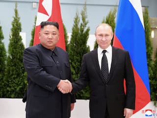 'Special Bond' Between Kim Jong Un And Vladmir Putin Deepens As Prez Gives THIS Gift To North Korean Leader