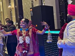 Bride Groom Video: पंजाबी गाना बजा तो खुद को रोक ना सकी दुल्हन, ऐसा डांस किया दूल्हा भी फैन हो गया | देखें वीडियो