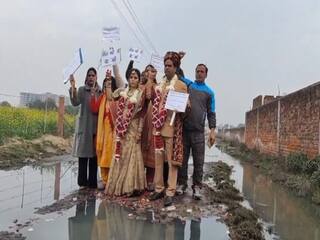 Viral Video: कपल ने कूड़े के ढेर के पास मनाई शादी की सालगिरह, वजह ऐसी यकीन नहीं होगा | देखें वीडियो