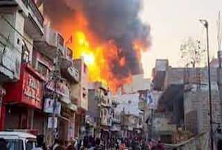 11 Charred To Death After Massive Fire Breaks Out At Paint Factory In Delhi's Alipur Market - VIDEO