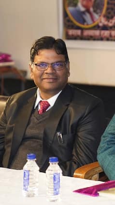 ग्रेजुएशन के 10 साल बाद बनें IAS, हासिल की 8वीं रैंक