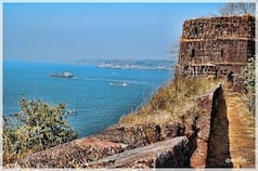 Famous Forts of Maharashtra: महाराष्ट्र में घूमिए ये 4 किले, मराठा गौरव का हैं प्रतीक