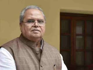 जम्मू-कश्मीर के पूर्व राज्यपाल सत्यपाल मलिक के ठिकानों पर CBI की छापेमारी, PM मोदी पर लगा चुके हैं आरोप