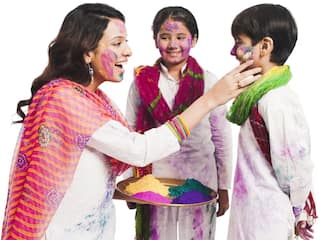 Holi 2024: होली के जरिए बच्‍चों को स‍िखाएं ये 5 अनमोल बातें, जीवनभर आएंगी काम