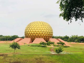 Sri Aurobindo Ashram To Promenade Beach: 5 Best Places To Visit In Pondicherry