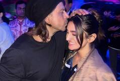 Jaaved Jaaferi's Daughter Alaviaa Gets a Sweet Kiss From 'The Best' Shah Rukh Khan, PICS