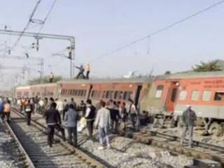 WATCH: Sabarmati-Agra Superfast Train Derails Near Ajmer; No Casualties Reported