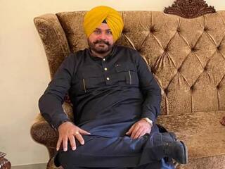 IPL के कॉमेंट्री पैनल में नवजोत सिंह सिद्धू, बताया प्रति मैच कितना मिलेगा माल!