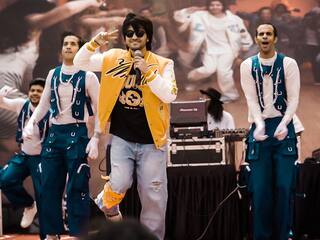 Rang Tarang Holi इवेंट में सिंगर Rromeo ने अपनी परफॉर्मेंस से मचाई धूम, हजारों की संख्या में पहुंचे फैंस