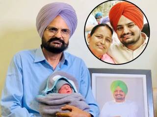 सिद्धू मूसेवाला की मां चरण कौर ने दिया बेटे को जन्म, पिता बलकौर सिंह ने दिखाया नवजात का चेहरा