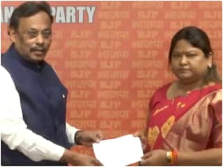 BJP में शामिल हुईं हेमंत सोरेन की भाभी Sita Soren, इस वजह से JMM से थी नाराजगी